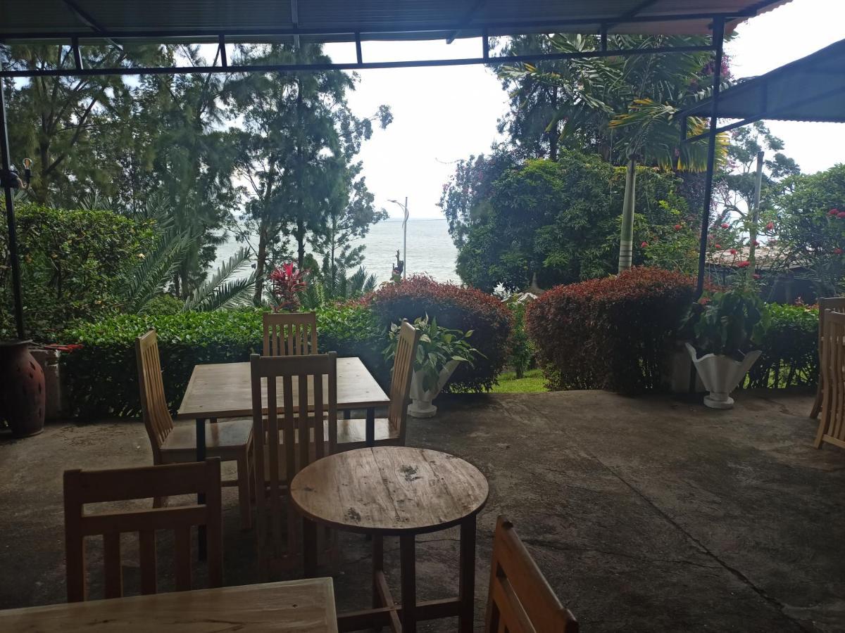 Maddy'S Kitchen And Accomodation 吉塞尼 外观 照片