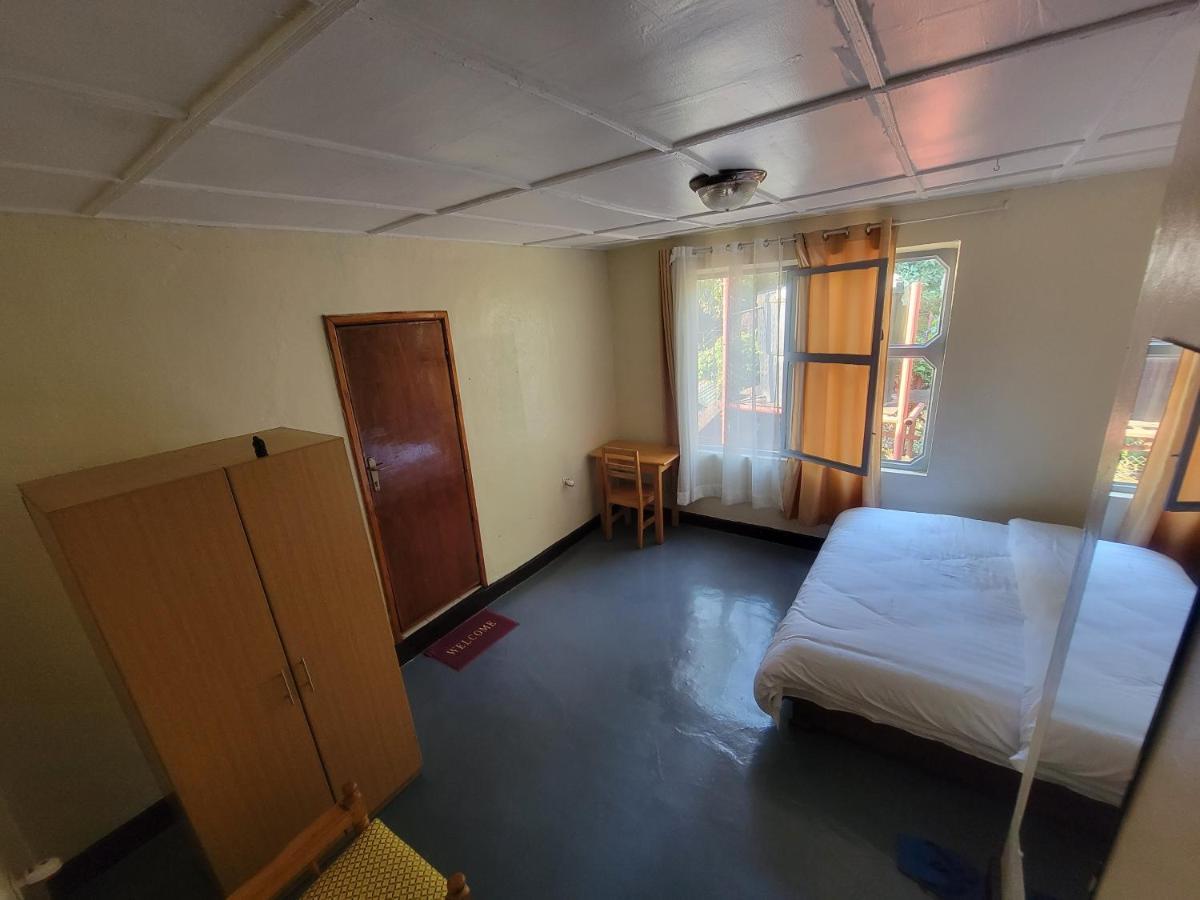 Maddy'S Kitchen And Accomodation 吉塞尼 外观 照片