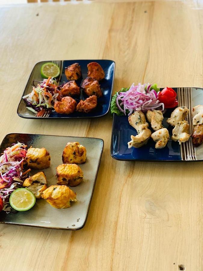 Maddy'S Kitchen And Accomodation 吉塞尼 外观 照片